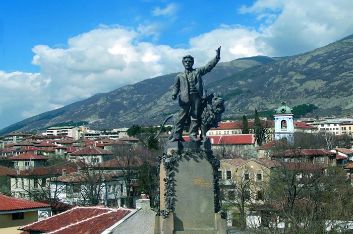 до Карлово